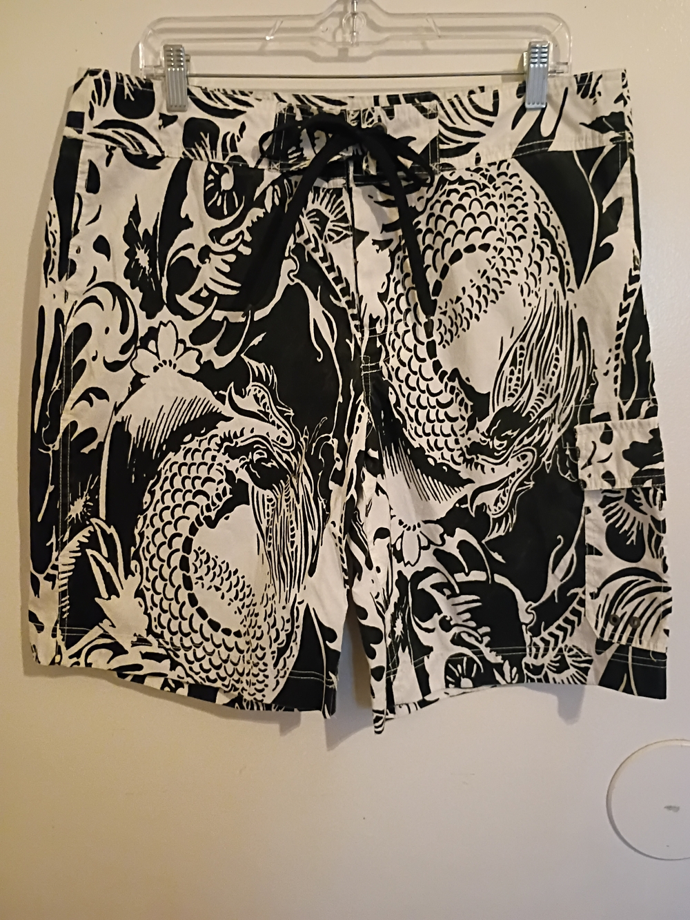 Converse Men's Black and White Graphic Shorts Sz‎ 36